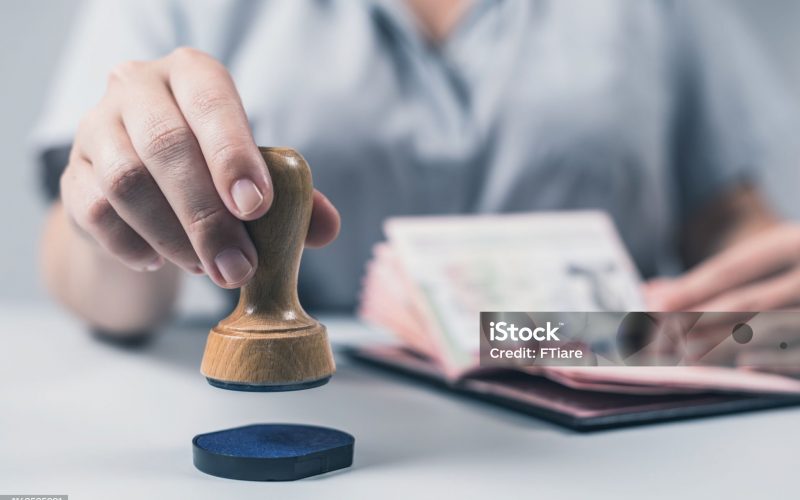 Regularización de extranjeros en España (2026): vías, requisitos y consejos prácticos